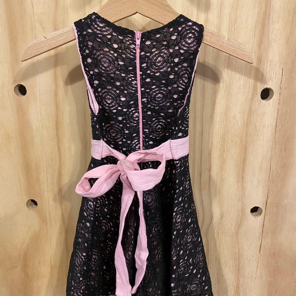 Dimples Dress - Picture 2 of 2